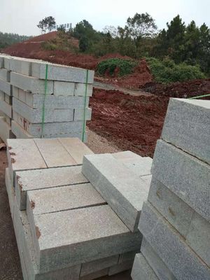 衡阳白麻色花岗岩路沿石、 芝麻白路沿石规格700*300*1产品图片,衡阳白麻色花岗岩路沿石、 芝麻白路沿石规格700*300*1产品相册