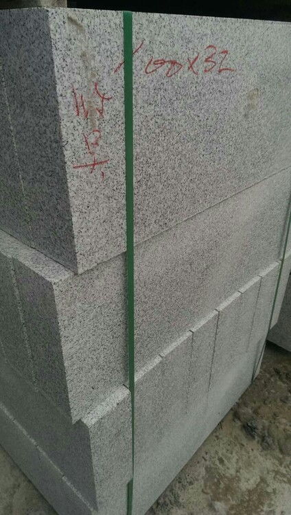 【荣鑫石材路沿石,湖南芝麻白路缘石厂家批发】- 